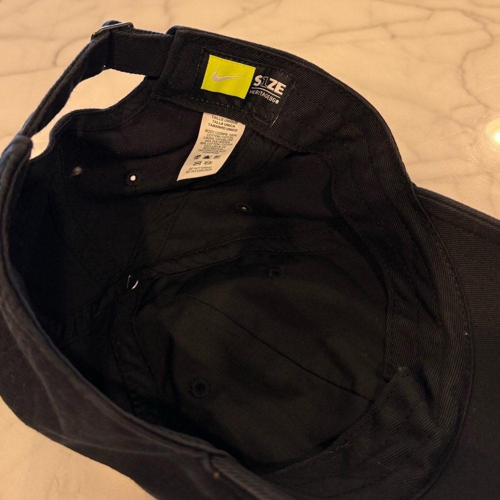 Nike Black Adjustable Cap - Picture 2 of 2